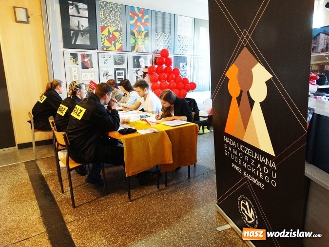 Zdjęcie w galerii na portalu naszwodzislaw.com: Kolejni potencjalni Dawcy dołączyli do rejestru fundacji DKMS Polska. 105 osób odpowiedziało na apel studentów wiadomości z regionu