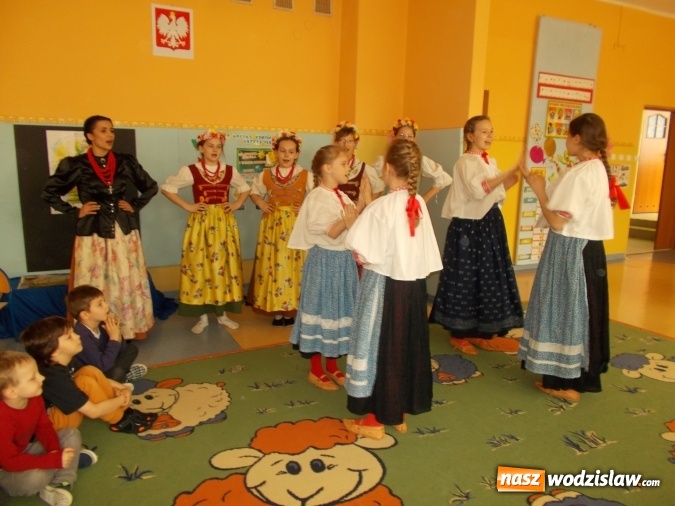 Zdjęcie w galerii na portalu naszwodzislaw.com: Zespół Pieśni i Tańca Vladislavia na zajęciach w PP numer 18  wiadomości z regionu