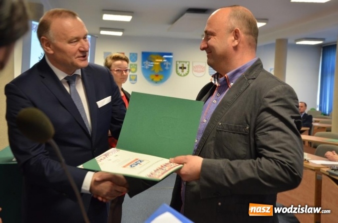 Zdjęcie w galerii na portalu naszwodzislaw.com: Karta Młodego Przedsiębiorcy w powiecie wodzisławskim oficjalnie ruszyła. Do programu przystąpiło 61 pracodawc&oacute;w i instytucji wiadomości z regionu