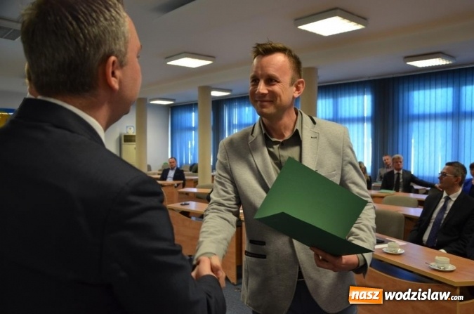 Zdjęcie w galerii na portalu naszwodzislaw.com: Karta Młodego Przedsiębiorcy w powiecie wodzisławskim oficjalnie ruszyła. Do programu przystąpiło 61 pracodawc&oacute;w i instytucji wiadomości z regionu