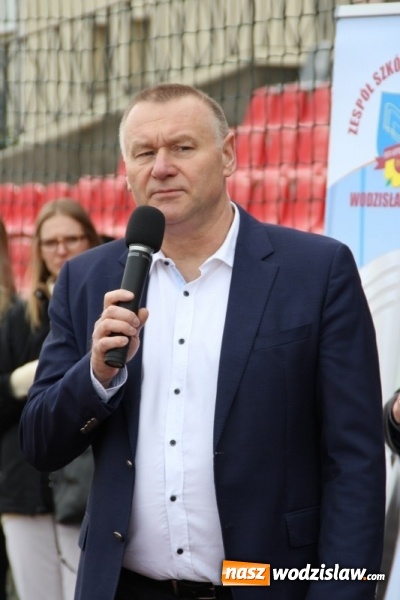 Zdjęcie w galerii na portalu naszwodzislaw.com: Rozegrali charytatywny mecz dla Wiktorii. W pomoc włączył się r&oacute;wnież&nbsp;Rezi -&nbsp;znany youtuber wiadomości z regionu
