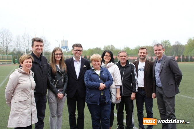 Zdjęcie w galerii na portalu naszwodzislaw.com: Rozegrali charytatywny mecz dla Wiktorii. W pomoc włączył się r&oacute;wnież&nbsp;Rezi -&nbsp;znany youtuber wiadomości z regionu