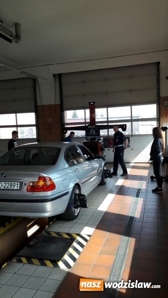 Zdjęcie w galerii na portalu naszwodzislaw.com: Z młodym kierowcą w drodze po doświadczenie – wspólna akcja policjantów i diagnostów  wiadomości z regionu