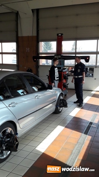 Zdjęcie w galerii na portalu naszwodzislaw.com: Z młodym kierowcą w drodze po doświadczenie – wspólna akcja policjantów i diagnostów  wiadomości z regionu