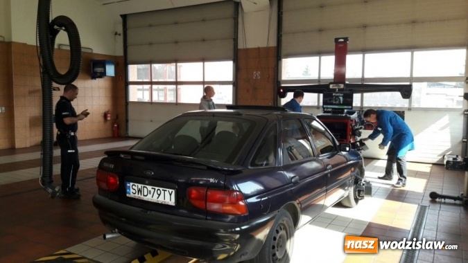 Zdjęcie w galerii na portalu naszwodzislaw.com: Z młodym kierowcą w drodze po doświadczenie – wspólna akcja policjantów i diagnostów  wiadomości z regionu