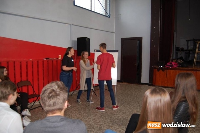 Zdjęcie w galerii na portalu naszwodzislaw.com: Wypadek na Skalnej? Nie to tylko Dzień Otwarty w LO wiadomości z regionu