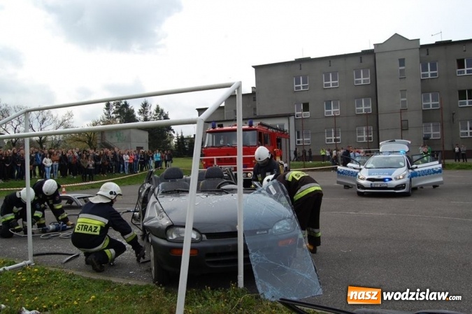 Zdjęcie w galerii na portalu naszwodzislaw.com: Wypadek na Skalnej? Nie to tylko Dzień Otwarty w LO wiadomości z regionu