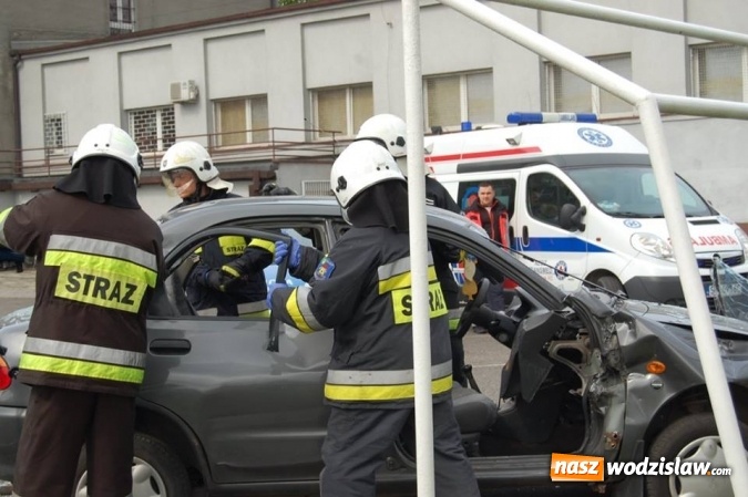 Zdjęcie w galerii na portalu naszwodzislaw.com: Wypadek na Skalnej? Nie to tylko Dzień Otwarty w LO wiadomości z regionu