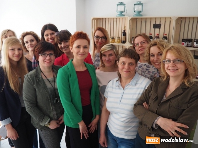 Zdjęcie w galerii na portalu naszwodzislaw.com: Ubierz się w kolor - wywiad ze stylistką Aleksandrą Frątczak wiadomości z regionu