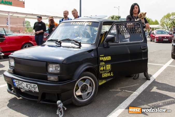 Zdjęcie w galerii na portalu naszwodzislaw.com: Zlot miłośników pojazdów grupy VW przy Auchan wiadomości z regionu