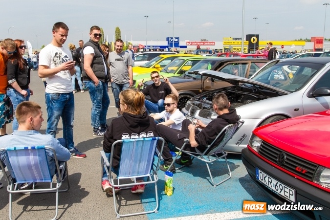 Zdjęcie w galerii na portalu naszwodzislaw.com: Zlot miłośników pojazdów grupy VW przy Auchan wiadomości z regionu