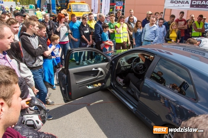 Zdjęcie w galerii na portalu naszwodzislaw.com: Zlot miłośników pojazdów grupy VW przy Auchan wiadomości z regionu