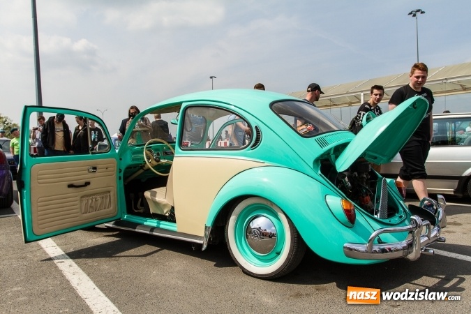 Zdjęcie w galerii na portalu naszwodzislaw.com: Zlot miłośników pojazdów grupy VW przy Auchan wiadomości z regionu