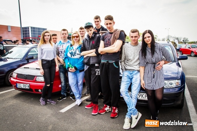 Zdjęcie w galerii na portalu naszwodzislaw.com: Zlot miłośników pojazdów grupy VW przy Auchan wiadomości z regionu