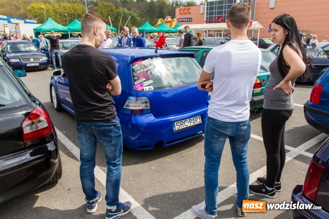 Zdjęcie w galerii na portalu naszwodzislaw.com: Zlot miłośników pojazdów grupy VW przy Auchan wiadomości z regionu