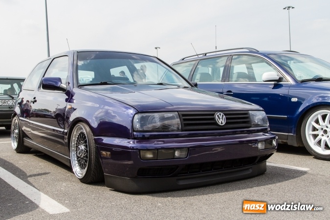 Zdjęcie w galerii na portalu naszwodzislaw.com: Zlot miłośników pojazdów grupy VW przy Auchan wiadomości z regionu