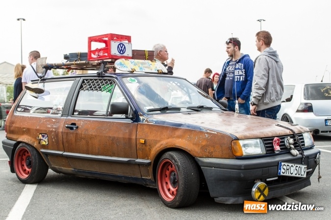Zdjęcie w galerii na portalu naszwodzislaw.com: Zlot miłośników pojazdów grupy VW przy Auchan wiadomości z regionu