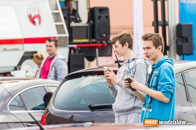 Zdjęcie w galerii na portalu naszwodzislaw.com: Zlot miłośników pojazdów grupy VW przy Auchan wiadomości z regionu