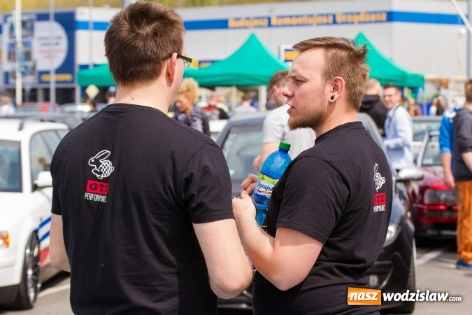 Zdjęcie w galerii na portalu naszwodzislaw.com: Zlot miłośników pojazdów grupy VW przy Auchan wiadomości z regionu