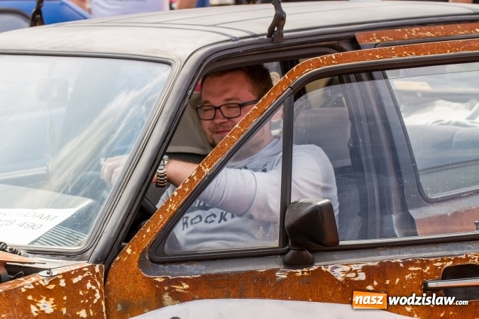 Zdjęcie w galerii na portalu naszwodzislaw.com: Zlot miłośników pojazdów grupy VW przy Auchan wiadomości z regionu