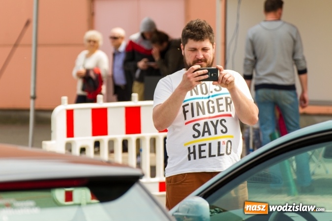 Zdjęcie w galerii na portalu naszwodzislaw.com: Zlot miłośników pojazdów grupy VW przy Auchan wiadomości z regionu