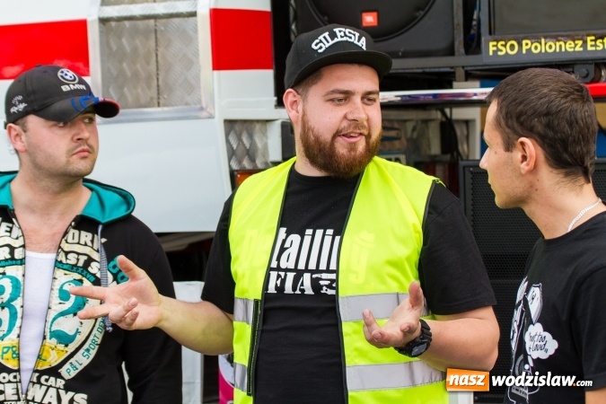 Zdjęcie w galerii na portalu naszwodzislaw.com: Zlot miłośników pojazdów grupy VW przy Auchan wiadomości z regionu