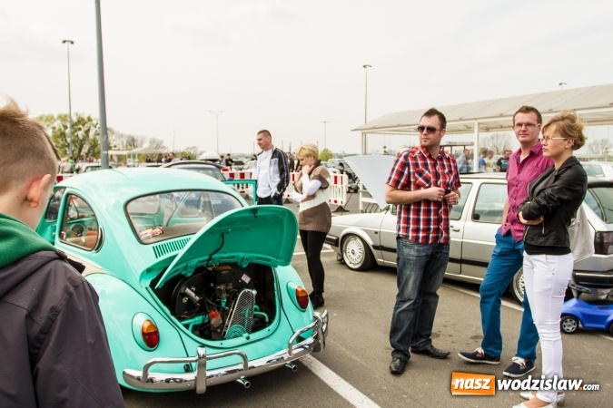 Zdjęcie w galerii na portalu naszwodzislaw.com: Zlot miłośników pojazdów grupy VW przy Auchan wiadomości z regionu