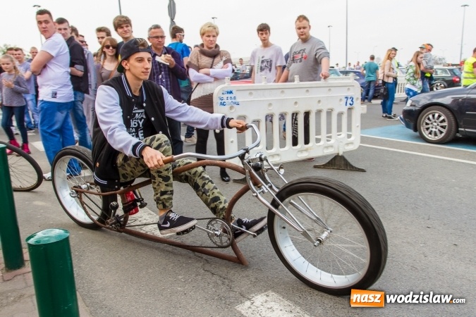 Zdjęcie w galerii na portalu naszwodzislaw.com: Zlot miłośników pojazdów grupy VW przy Auchan wiadomości z regionu