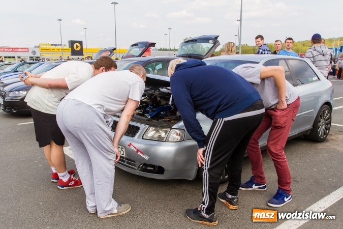 Zdjęcie w galerii na portalu naszwodzislaw.com: Zlot miłośników pojazdów grupy VW przy Auchan wiadomości z regionu