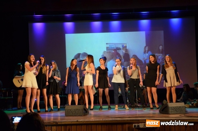 Zdjęcie w galerii na portalu naszwodzislaw.com: Maturzyści zakończyli rok szkolny wiadomości z regionu