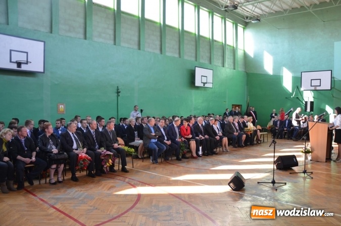 Zdjęcie w galerii na portalu naszwodzislaw.com: Maturzyści zakończyli rok szkolny wiadomości z regionu