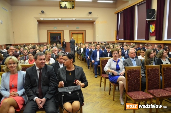 Zdjęcie w galerii na portalu naszwodzislaw.com: Maturzyści zakończyli rok szkolny wiadomości z regionu