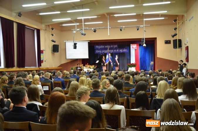 Zdjęcie w galerii na portalu naszwodzislaw.com: Maturzyści zakończyli rok szkolny wiadomości z regionu