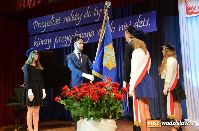 Zdjęcie w galerii na portalu naszwodzislaw.com: Maturzyści zakończyli rok szkolny wiadomości z regionu