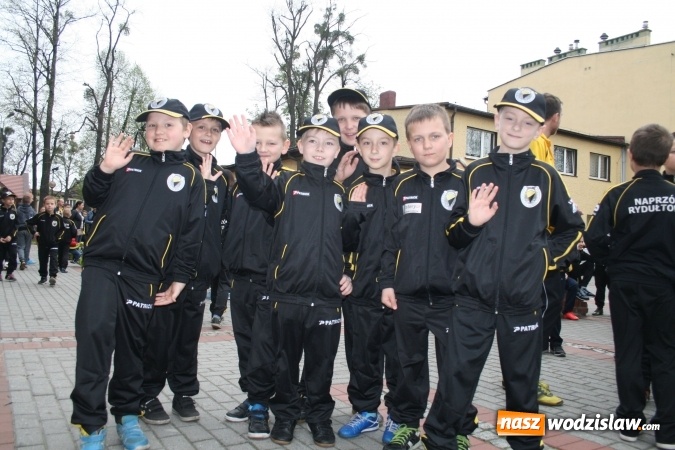 Zdjęcie w galerii na portalu naszwodzislaw.com: Rocznicę powstania klubu KS Naprzód Rydułtowy świętowano podczas uroczystej Mszy Świętej  wiadomości z regionu