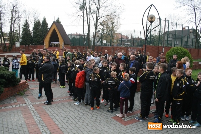 Zdjęcie w galerii na portalu naszwodzislaw.com: Rocznicę powstania klubu KS Naprzód Rydułtowy świętowano podczas uroczystej Mszy Świętej  wiadomości z regionu