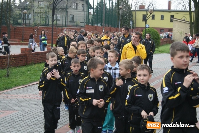 Zdjęcie w galerii na portalu naszwodzislaw.com: Rocznicę powstania klubu KS Naprzód Rydułtowy świętowano podczas uroczystej Mszy Świętej  wiadomości z regionu