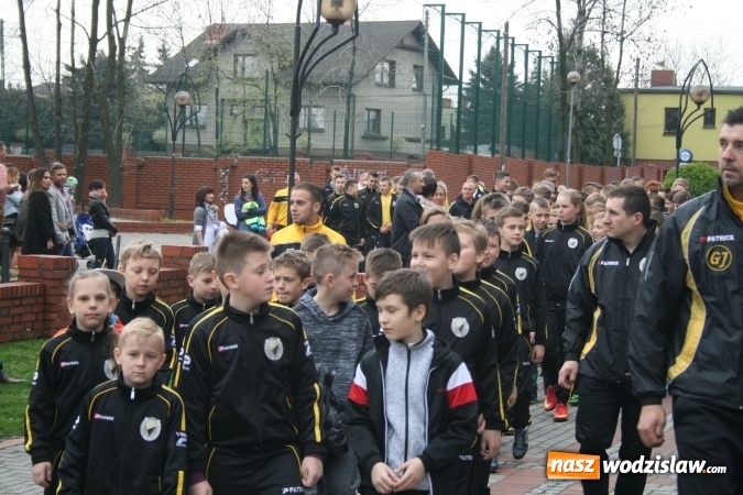 Zdjęcie w galerii na portalu naszwodzislaw.com: Rocznicę powstania klubu KS Naprzód Rydułtowy świętowano podczas uroczystej Mszy Świętej  wiadomości z regionu