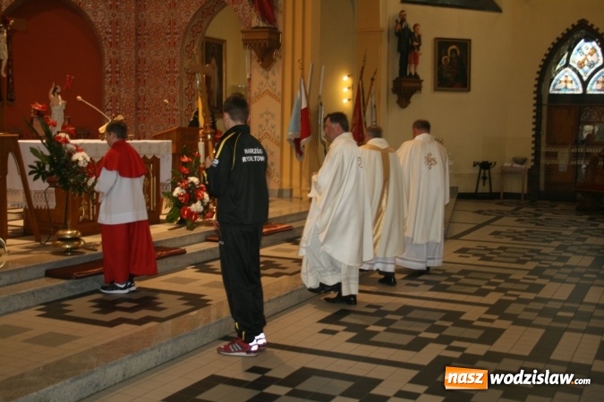 Zdjęcie w galerii na portalu naszwodzislaw.com: Rocznicę powstania klubu KS Naprzód Rydułtowy świętowano podczas uroczystej Mszy Świętej  wiadomości z regionu