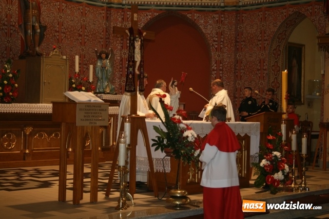 Zdjęcie w galerii na portalu naszwodzislaw.com: Rocznicę powstania klubu KS Naprzód Rydułtowy świętowano podczas uroczystej Mszy Świętej  wiadomości z regionu