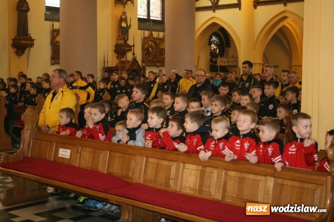 Zdjęcie w galerii na portalu naszwodzislaw.com: Rocznicę powstania klubu KS Naprzód Rydułtowy świętowano podczas uroczystej Mszy Świętej  wiadomości z regionu