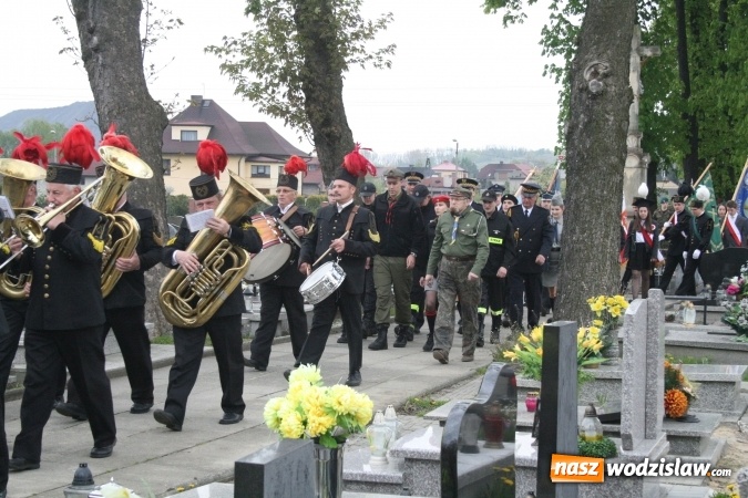 Zdjęcie w galerii na portalu naszwodzislaw.com: W Rydułtowach świętowano Dzień Flagi, 95. rocznicę III Powstania Śląskiego oraz Międzynarodowy Dzień Strażaka  wiadomości z regionu