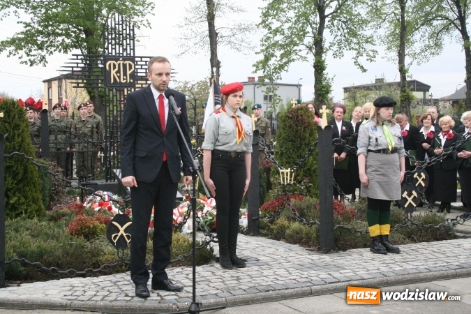 Zdjęcie w galerii na portalu naszwodzislaw.com: W Rydułtowach świętowano Dzień Flagi, 95. rocznicę III Powstania Śląskiego oraz Międzynarodowy Dzień Strażaka  wiadomości z regionu