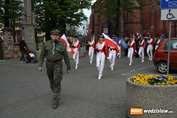 Zdjęcie w galerii na portalu naszwodzislaw.com: W Rydułtowach świętowano Dzień Flagi, 95. rocznicę III Powstania Śląskiego oraz Międzynarodowy Dzień Strażaka  wiadomości z regionu