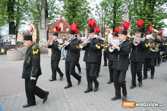 Zdjęcie w galerii na portalu naszwodzislaw.com: W Rydułtowach świętowano Dzień Flagi, 95. rocznicę III Powstania Śląskiego oraz Międzynarodowy Dzień Strażaka  wiadomości z regionu