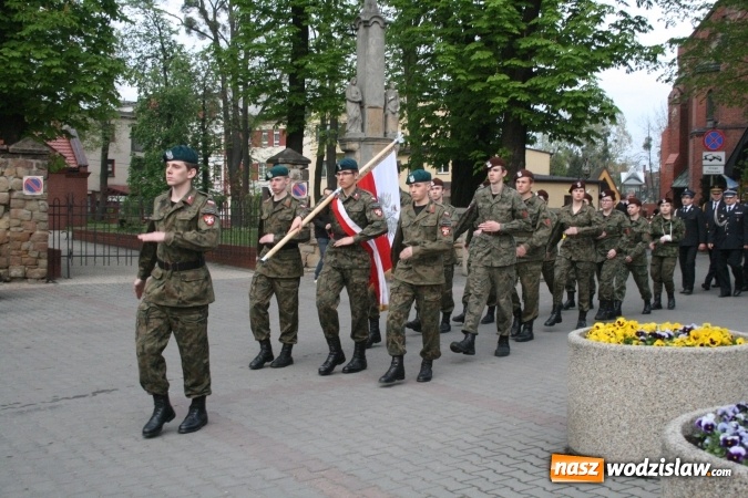 Zdjęcie w galerii na portalu naszwodzislaw.com: W Rydułtowach świętowano Dzień Flagi, 95. rocznicę III Powstania Śląskiego oraz Międzynarodowy Dzień Strażaka  wiadomości z regionu