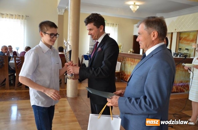 Zdjęcie w galerii na portalu naszwodzislaw.com: Sportowcy i ludzie kultury odebrali nagrody wiadomości z regionu