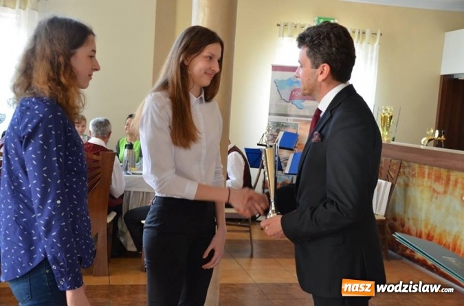 Zdjęcie w galerii na portalu naszwodzislaw.com: Sportowcy i ludzie kultury odebrali nagrody wiadomości z regionu
