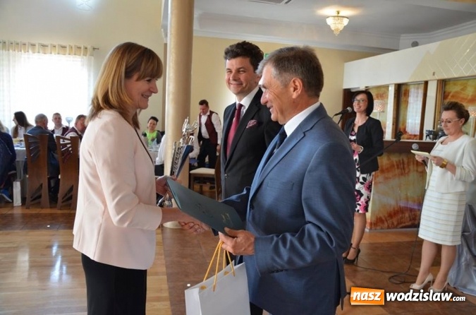 Zdjęcie w galerii na portalu naszwodzislaw.com: Sportowcy i ludzie kultury odebrali nagrody wiadomości z regionu