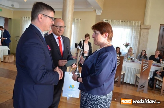 Zdjęcie w galerii na portalu naszwodzislaw.com: Sportowcy i ludzie kultury odebrali nagrody wiadomości z regionu
